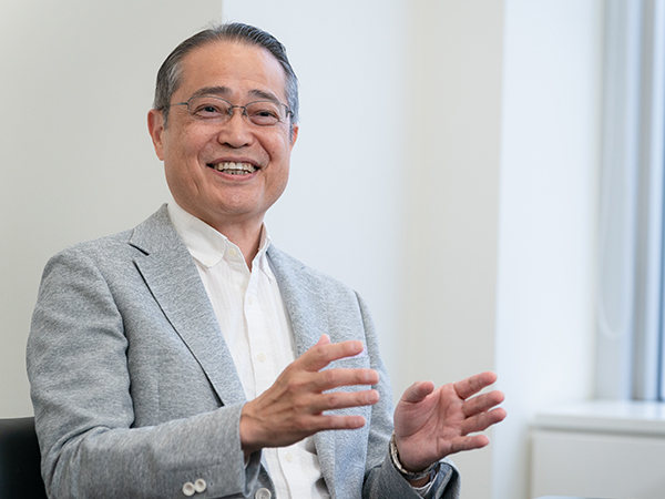 代表取締役 社長 池田雅一のインタビュー写真
