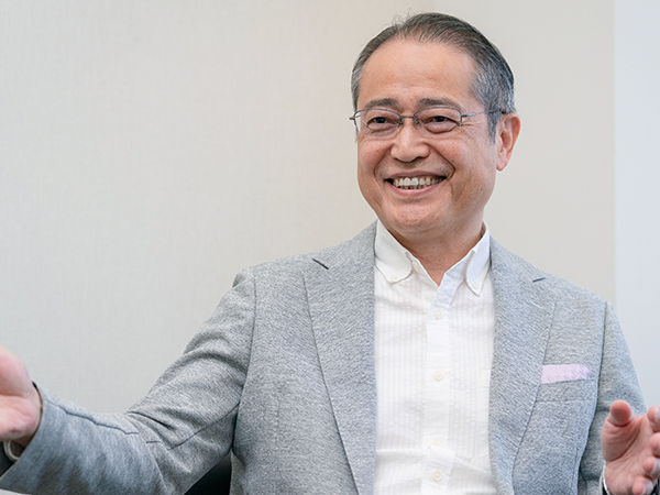 代表取締役 社長 池田雅一のインタビュー写真